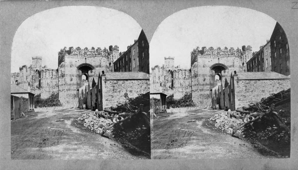 Caernarfon Castle, stereoscopic photograph. © Crown Copyright RCAHMW.