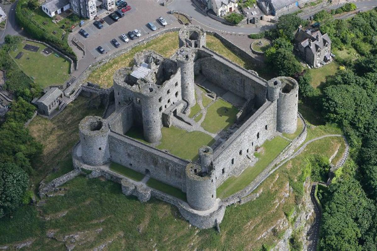 Harlech Castle. © Crown Copyright RCAHMW.