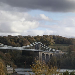 Pont Grog y Fenai (Pont y Borth). © Hawlfraint y Goron CBHC. 
