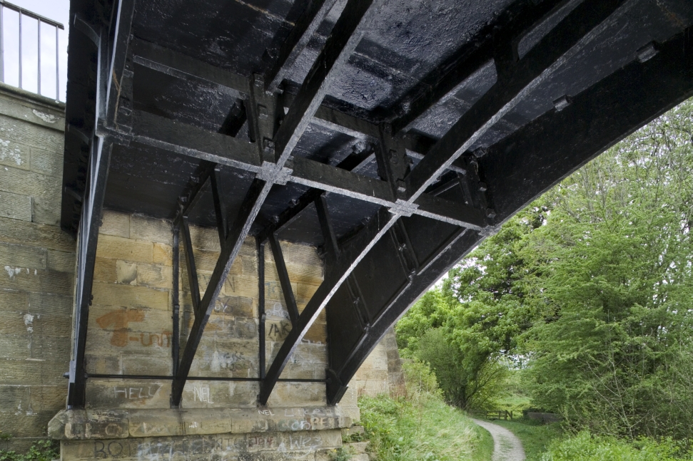 Pontcysyllte Aqueduct, close-up. © Crown Copyright RCAHMW.